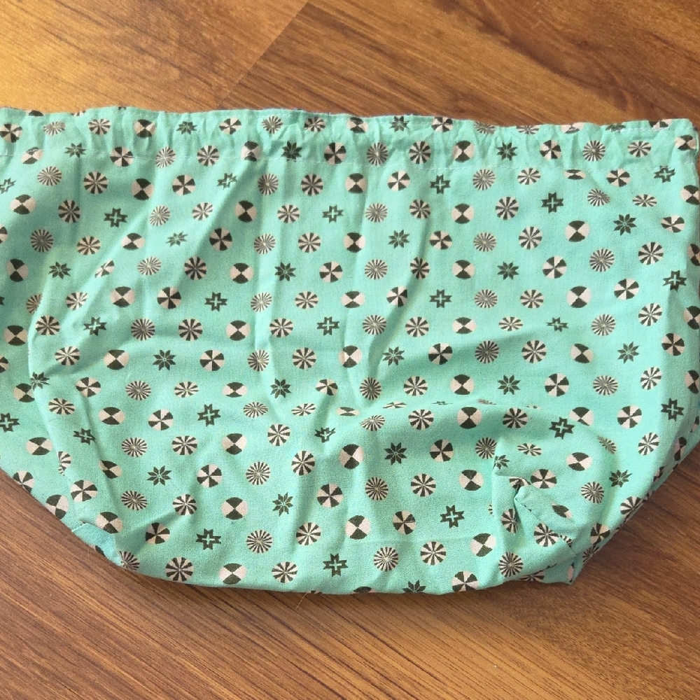 LAST CHANCE EUC Hnadmade Medium Pull-string Project Bag Box Bottom Mint Print